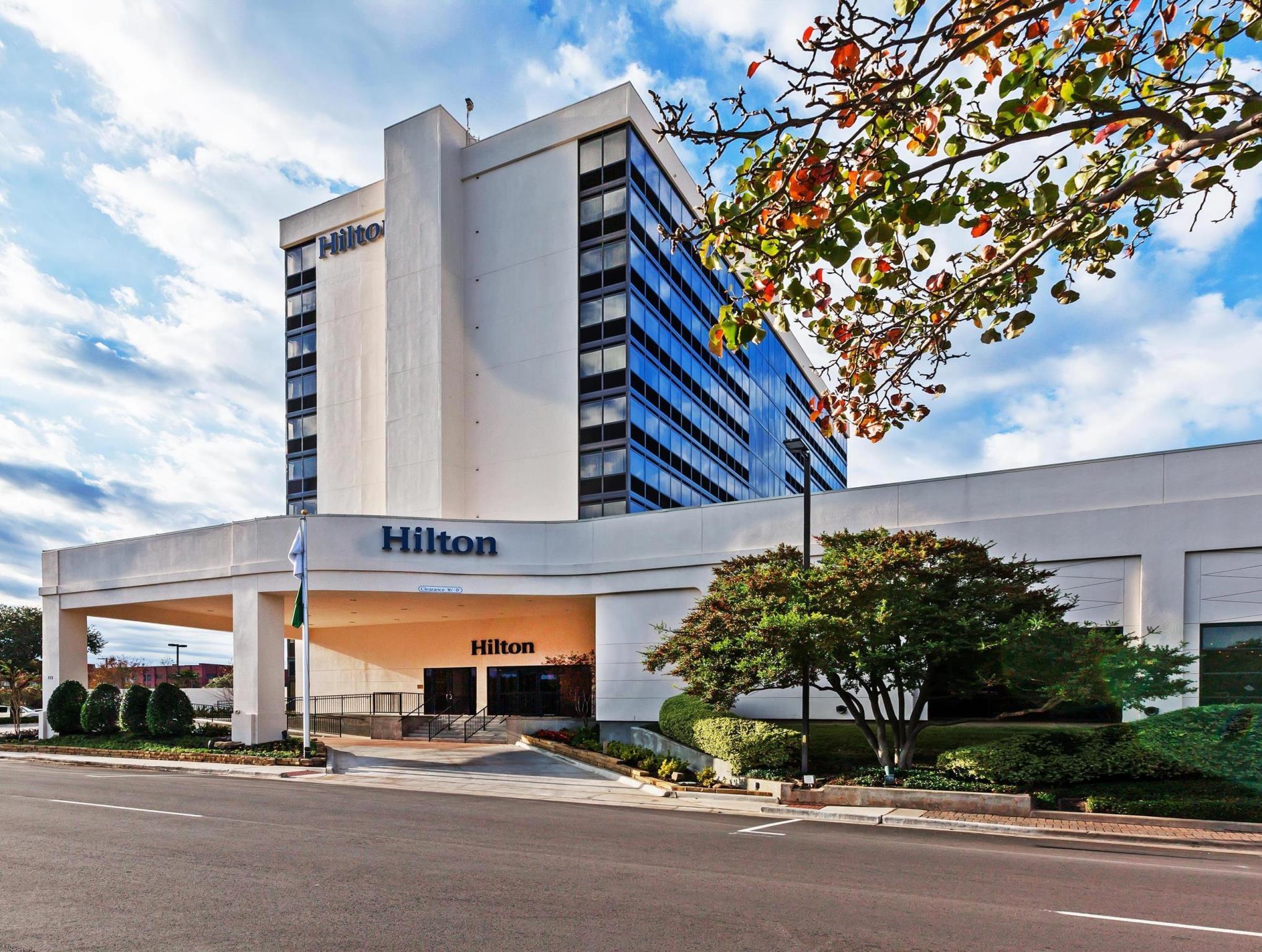 Отель Hilton Уэйко Экстерьер фото