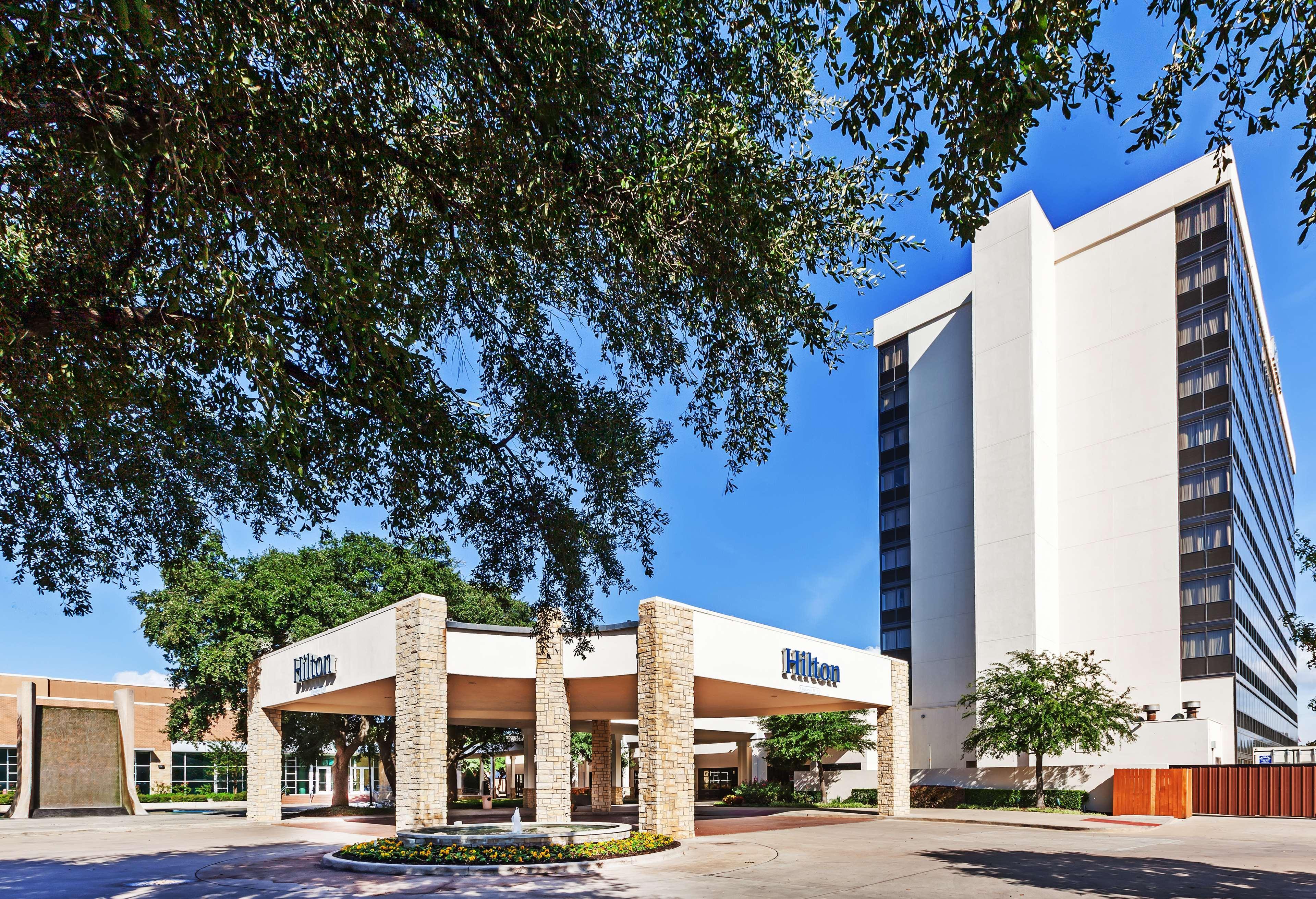 Отель Hilton Уэйко Экстерьер фото