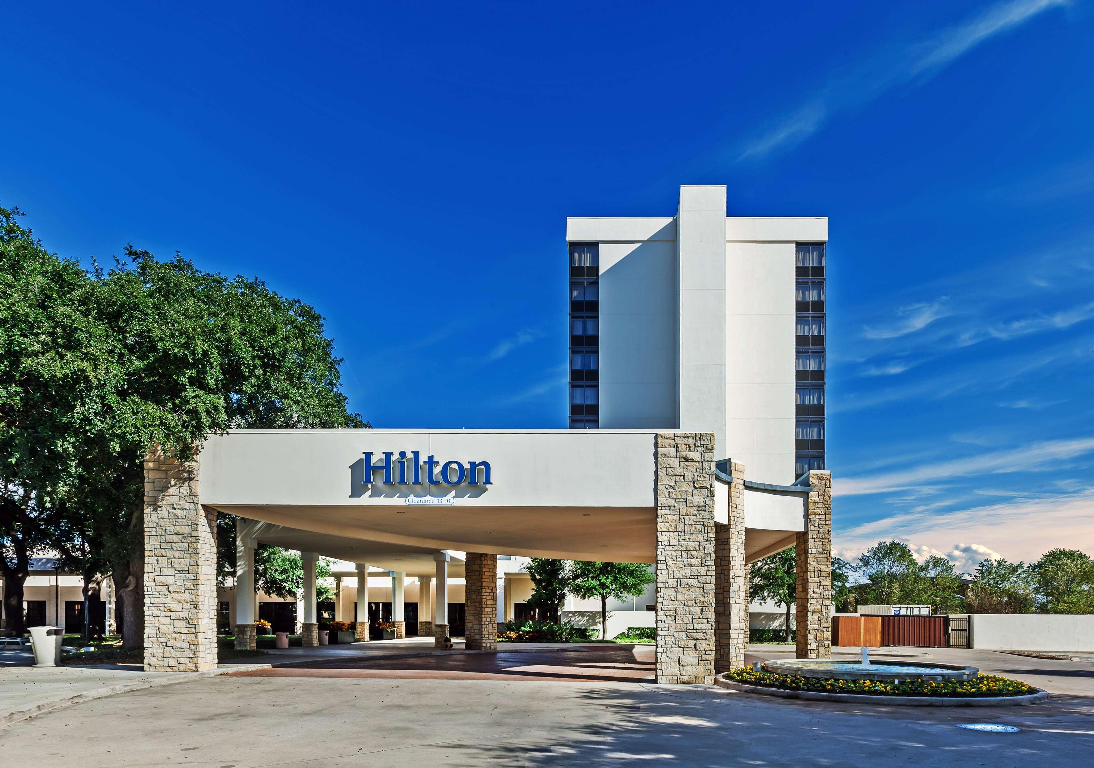 Отель Hilton Уэйко Экстерьер фото