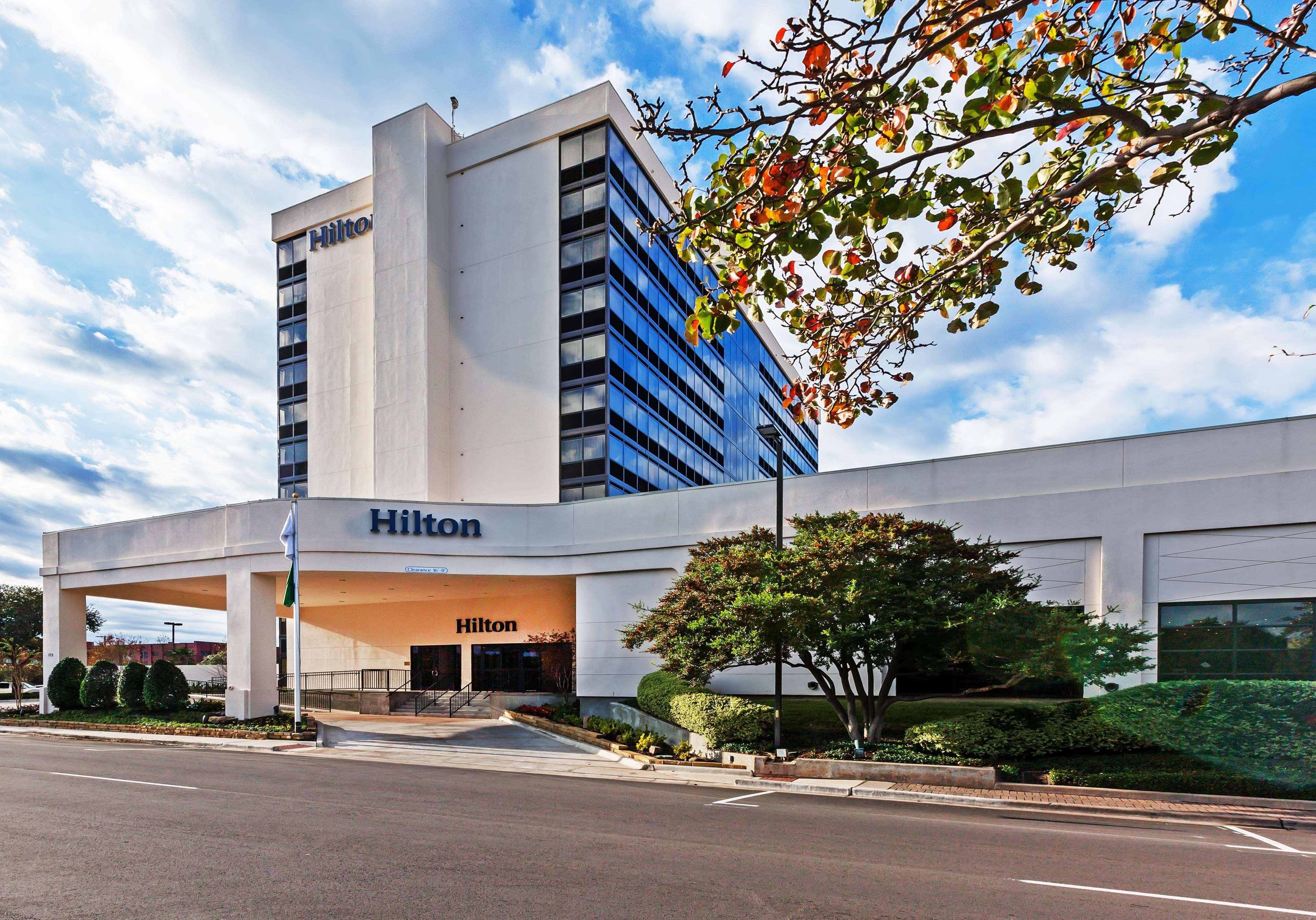 Отель Hilton Уэйко Экстерьер фото